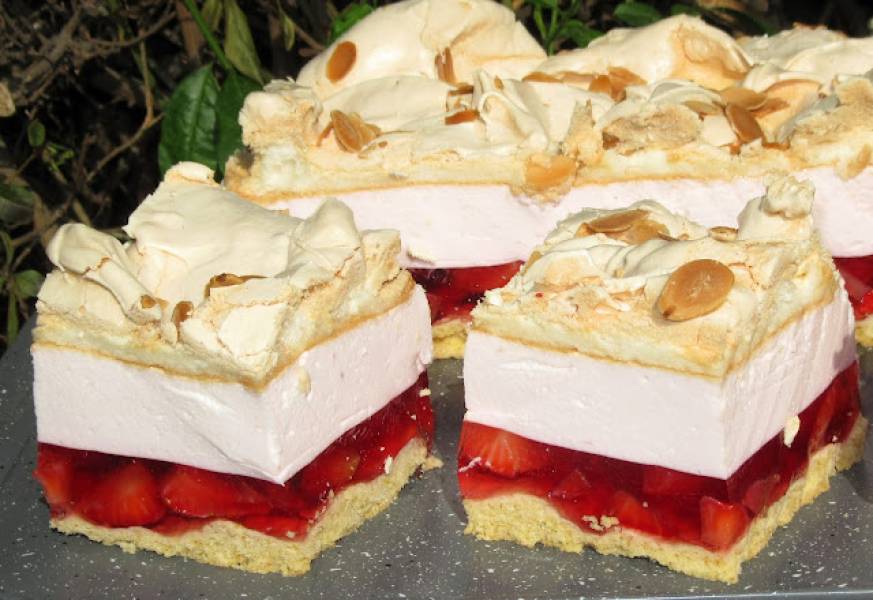 Najlepsze ciasto z truskawkami TRUSKAWKOWA CHMURKA efektowne i przepyszne +FILM