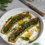 Pieczona cukinia z pastą z fety