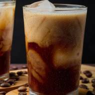 Cold brew i kawa mrożona – idealne na letnie dni