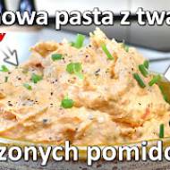 Przepis na pastę z twarogu i suszonych pomidorów