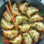 Gyoza z mięsem i kapustą – prosty przepis na japońskie pierożki