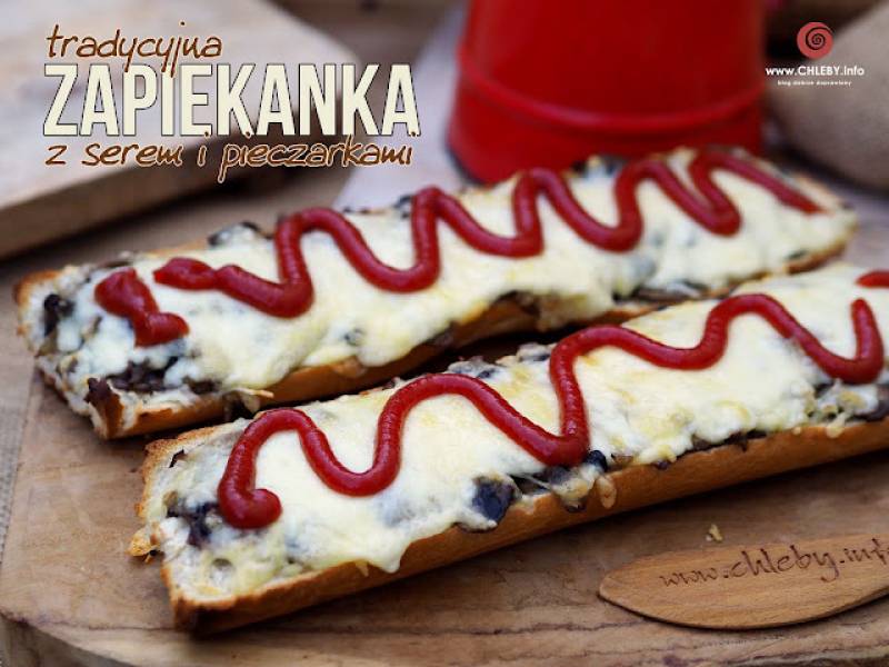 Tradycyjna zapiekanka z serem i pieczarkami