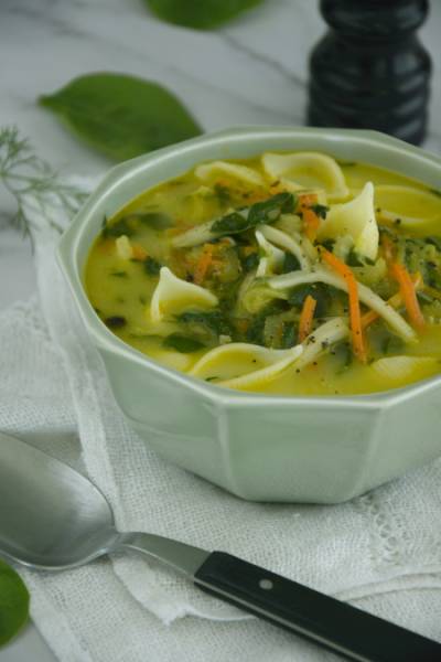 Lekka zupa szpinakowa