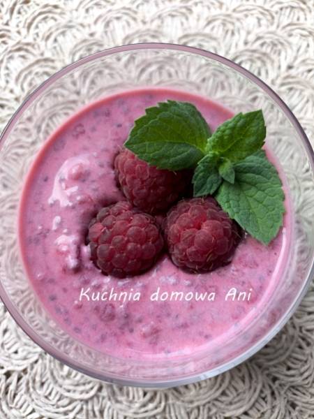 Deser malinowy z chia