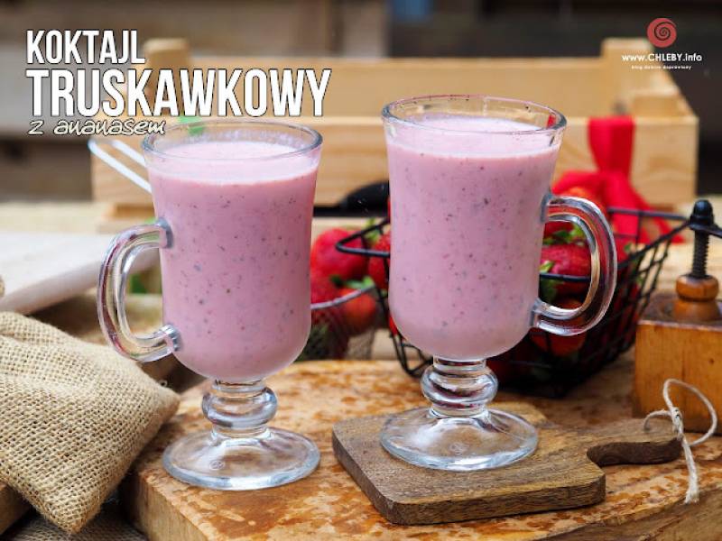 Koktajl truskawkowo-ananasowy