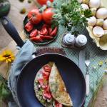 Projekt śniadanie: Prosty omlet z bobem i pomidorami