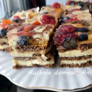 Sernik gotowany z letnimi owocami (bez pieczenia)