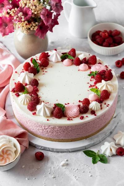 Malinowy sernik na zimno z panna cottą