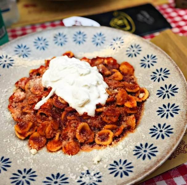 Orecchiette al pomodoro con stracciatella – moja inspiracja z Bari