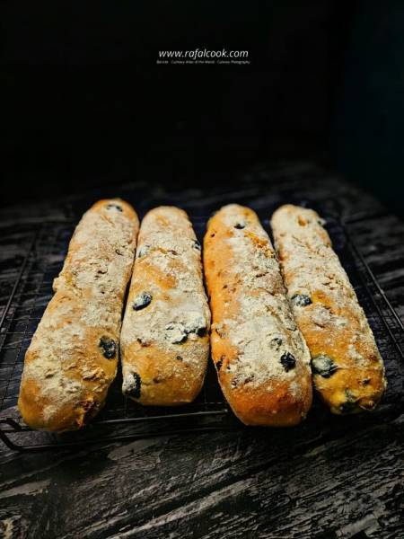 Bruschetta z filoncino rustico, pomidorami i stracciatellą
