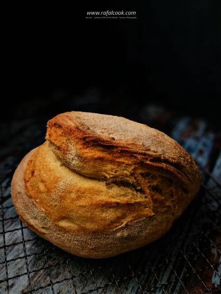Pane di Altamura z prosciutto i stracciatellą