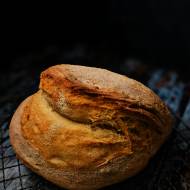 Pane di Altamura z prosciutto i stracciatellą