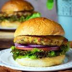 Burger drobiowy z warzywami