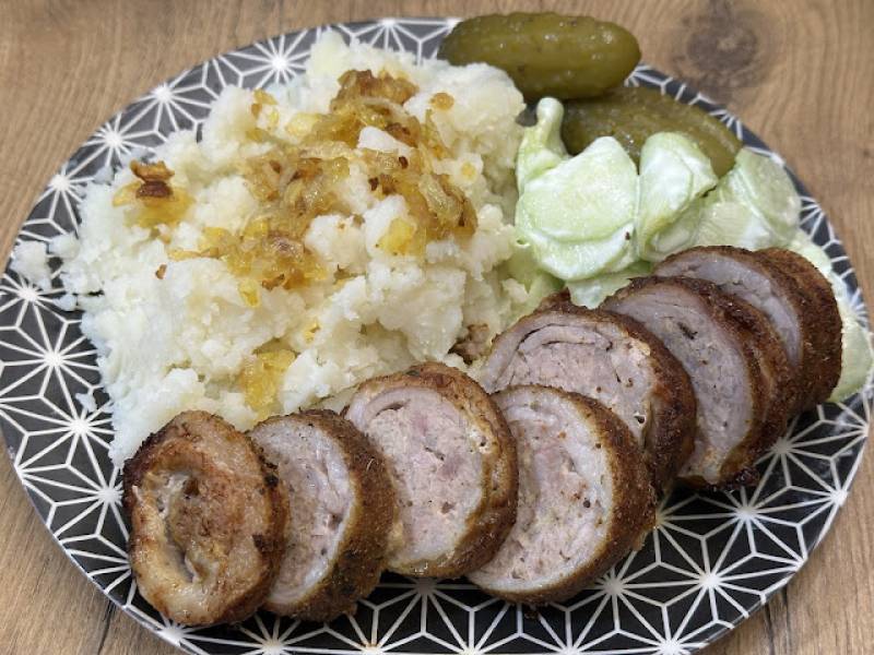 Kotlety mielone tradycyjne i zawijane w boczku