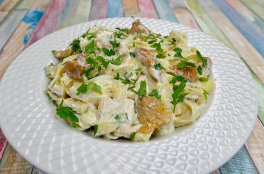 Tagliatelle z kurczakiem i kurkami + film