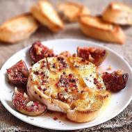Zapiekany camembert z figami