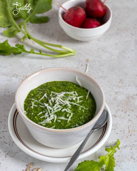 Pesto z liści rzodkiewek