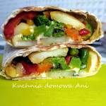 Tortilla z warzywami na patelnię i mozzarellą