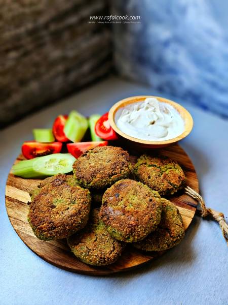 Falafel z ciecierzycy z sosem tahini | Podróż bez biletu #4