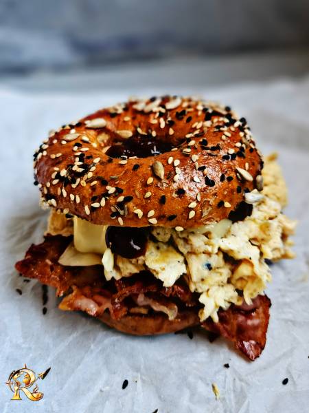 American Bagel Sandwich – bajgiel śniadaniowy w stylu nowojorskim