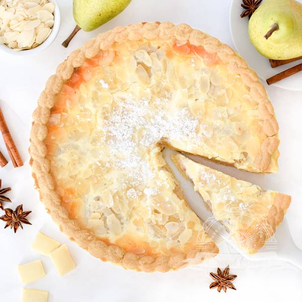Tarta z gruszkami i białą czekoladą