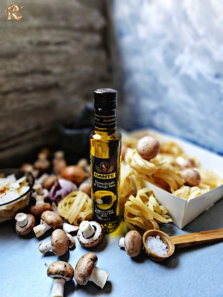 Tagliatelle z pieczarkami kasztanowymi, Grana Padano i oliwą truflową