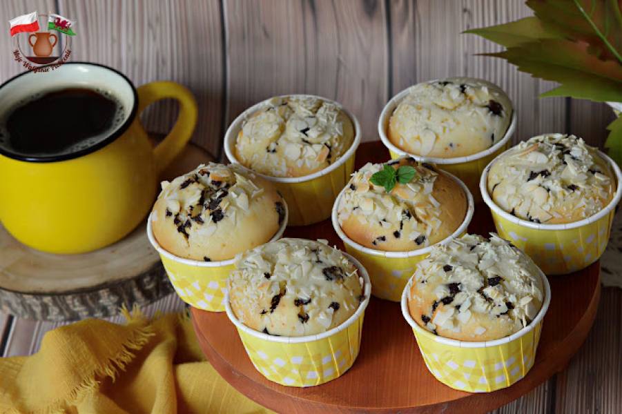 MUFFINKI Z JABŁKAMI I CZEKOLADĄ